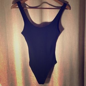 Wilfred Tops - Wilfred free tank bodysuit black medium like new Wilfred Tops - Wilfred free tank bodysuit black medium like new